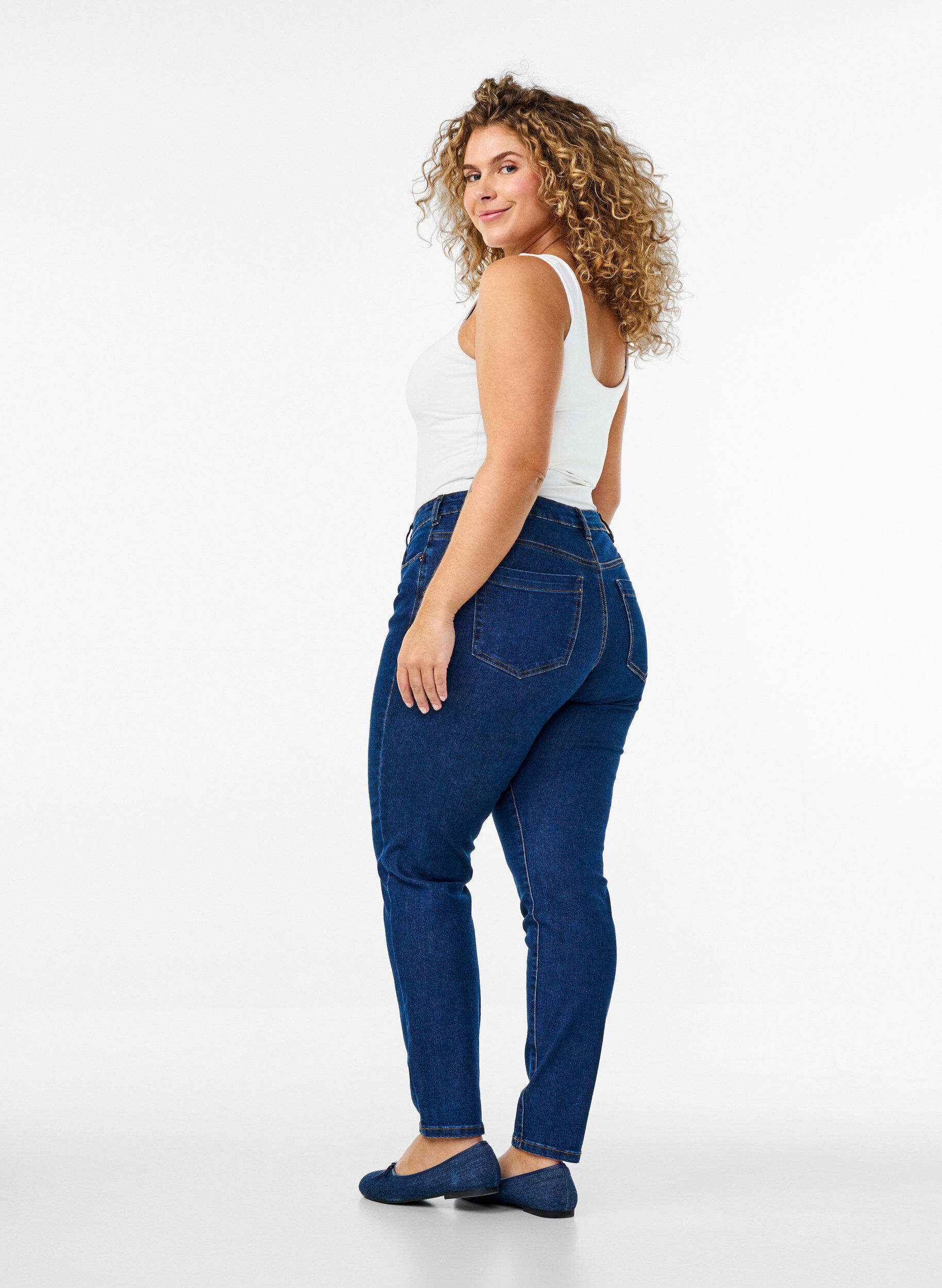 ZizziEmily jeans i smal passform og normalt h&oslash;y midje, Bl&aring;, Model image number 1