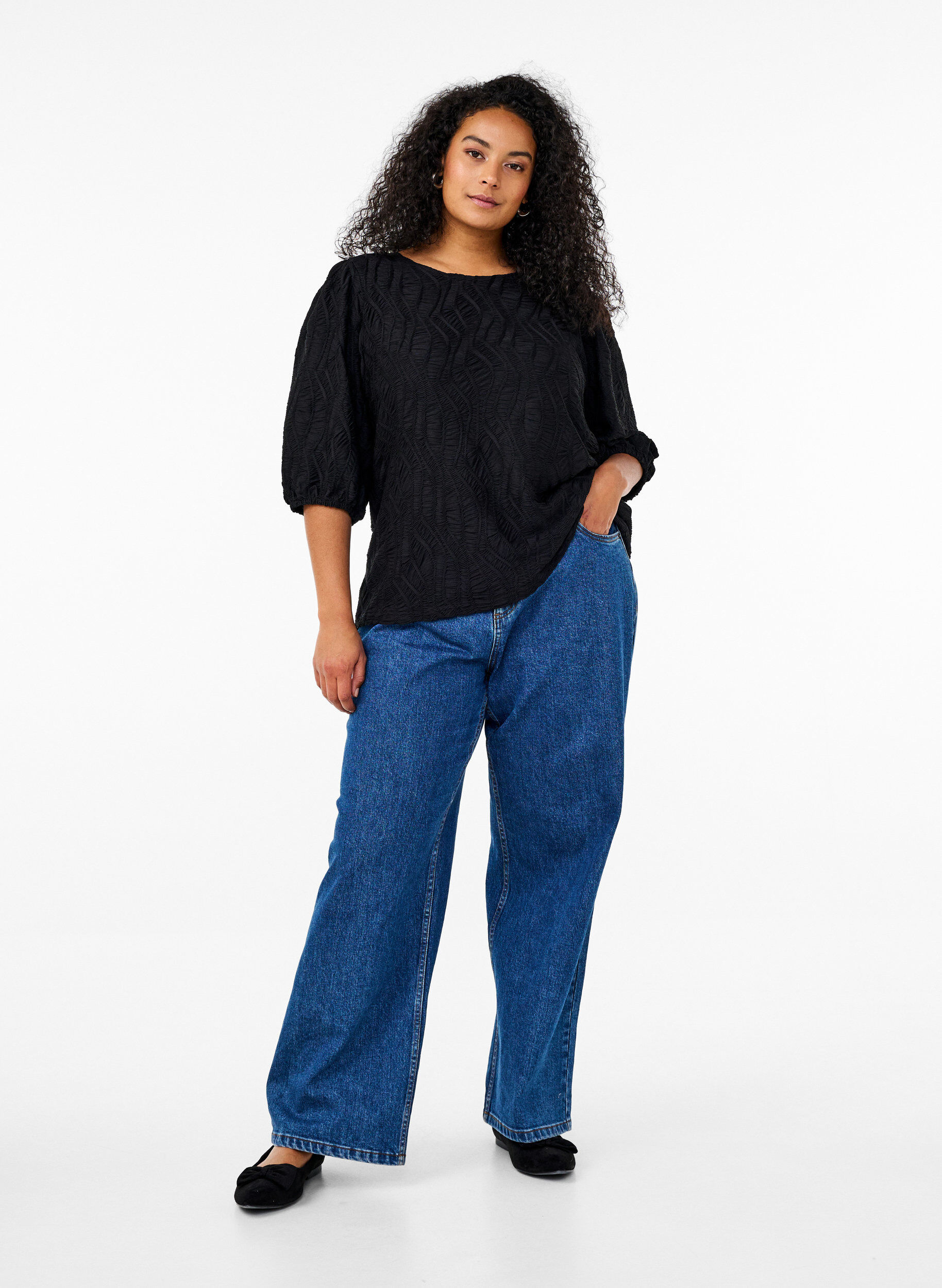 Zizzi Bluse med tekstur og 3/4-ermer, Svart, Model image number 1