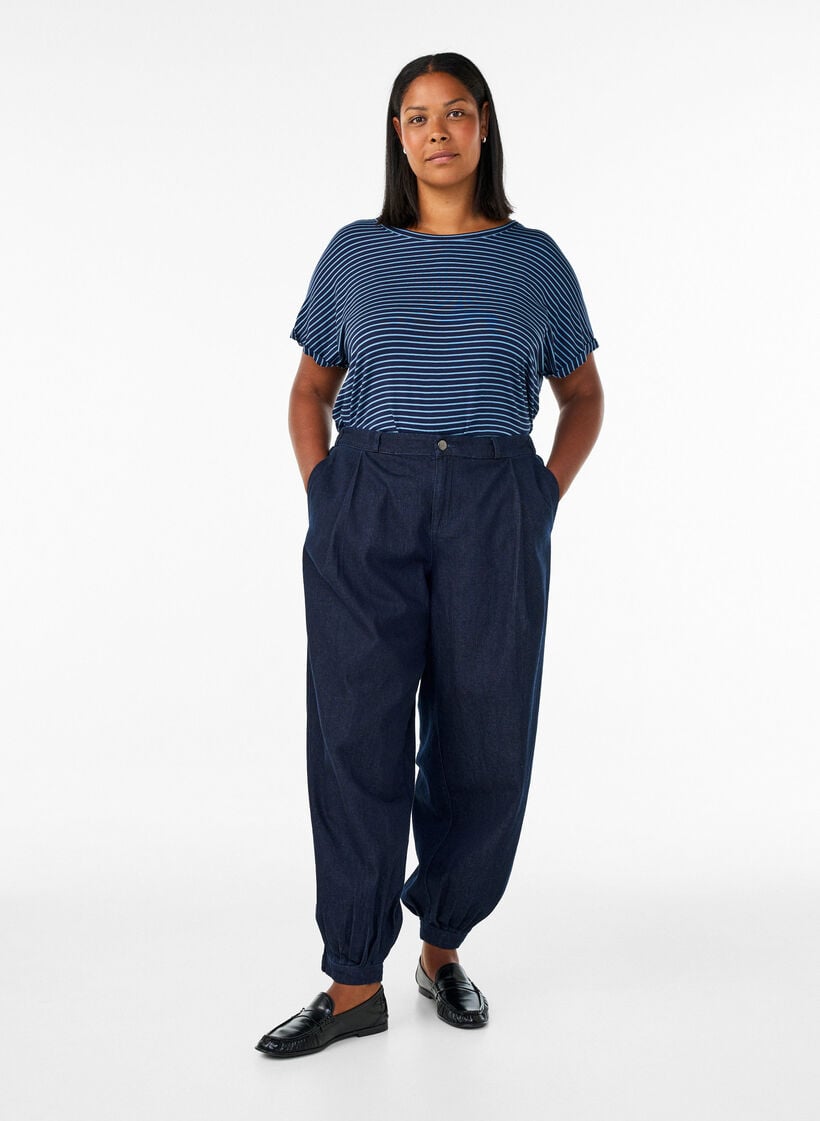 Stripete T-skjorte i viskose med rund hals, Bl&aring;, Model image number 1