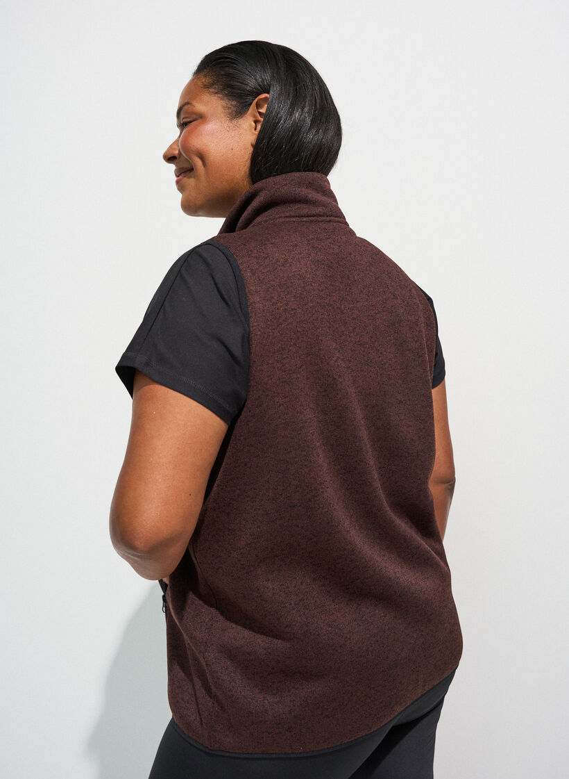 Vest med h&oslash;y hals og glidel&aring;s, Brun, Model image number 1