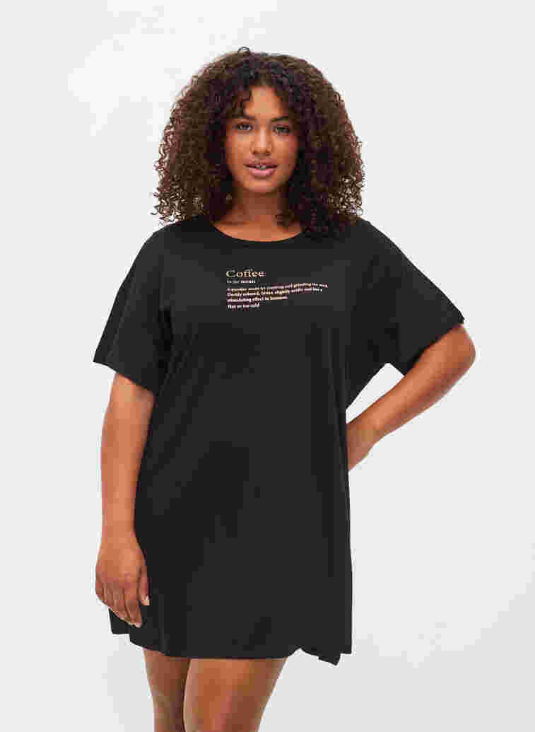 Oversize pysjamas T-skjorte i økologisk bomull, Black W. coffee, Model image number 0