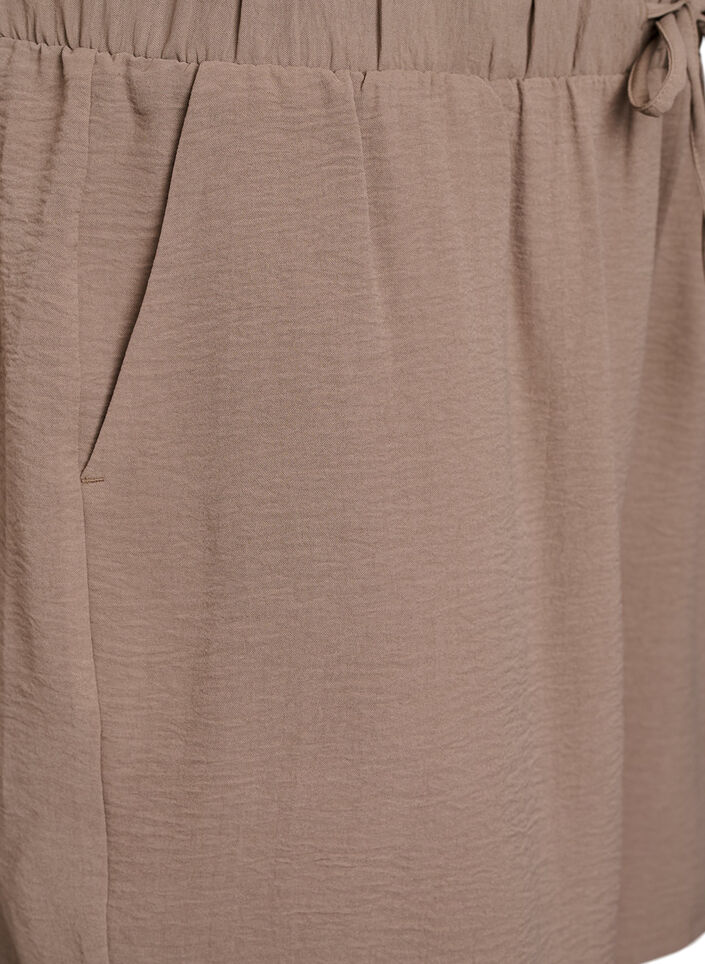 Shorts med lommer og elastisk linning, Brun, Packshot image number 2