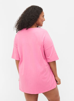 Support the breasts - T-skjorte i bomull, Wild Orchid, Model image number 1