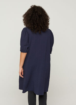Strukturert kjole med A-form og puffermer, Evening Blue, Model image number 1