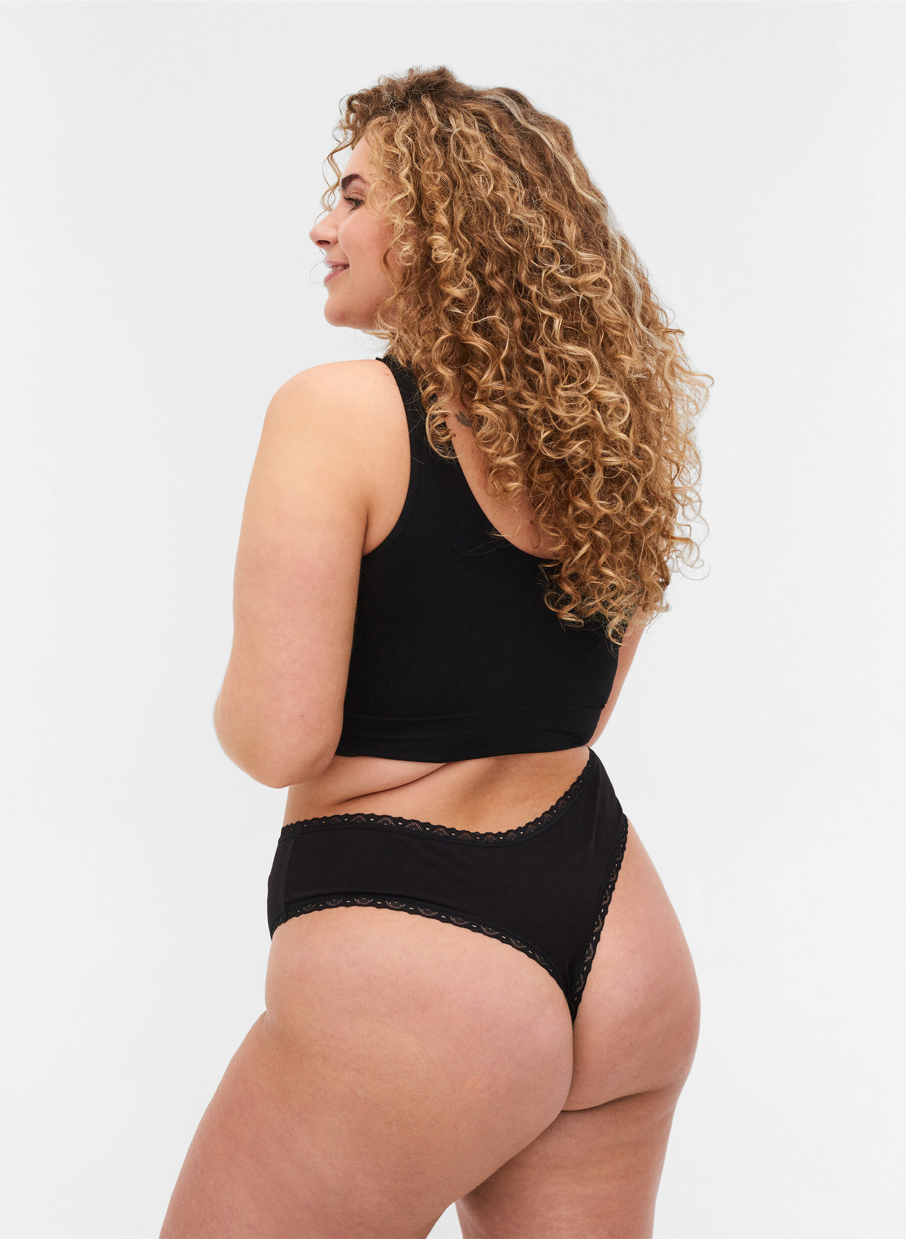 Zizzi G-streng med blondekanter, 3 stk., Black, Model image number 1