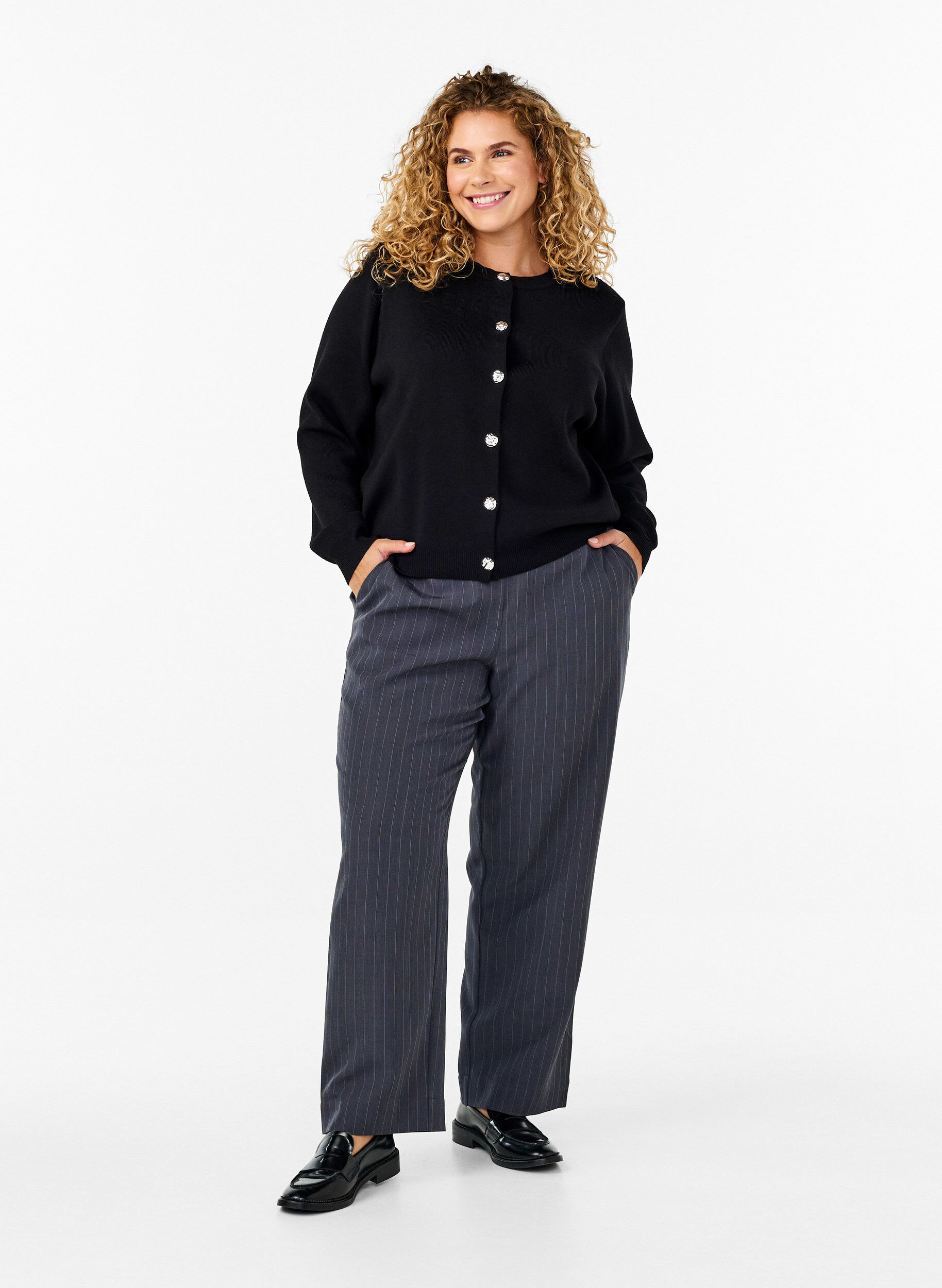 Zizzi Strikket cardigan med dekorative knapper, Black, Model image number 2