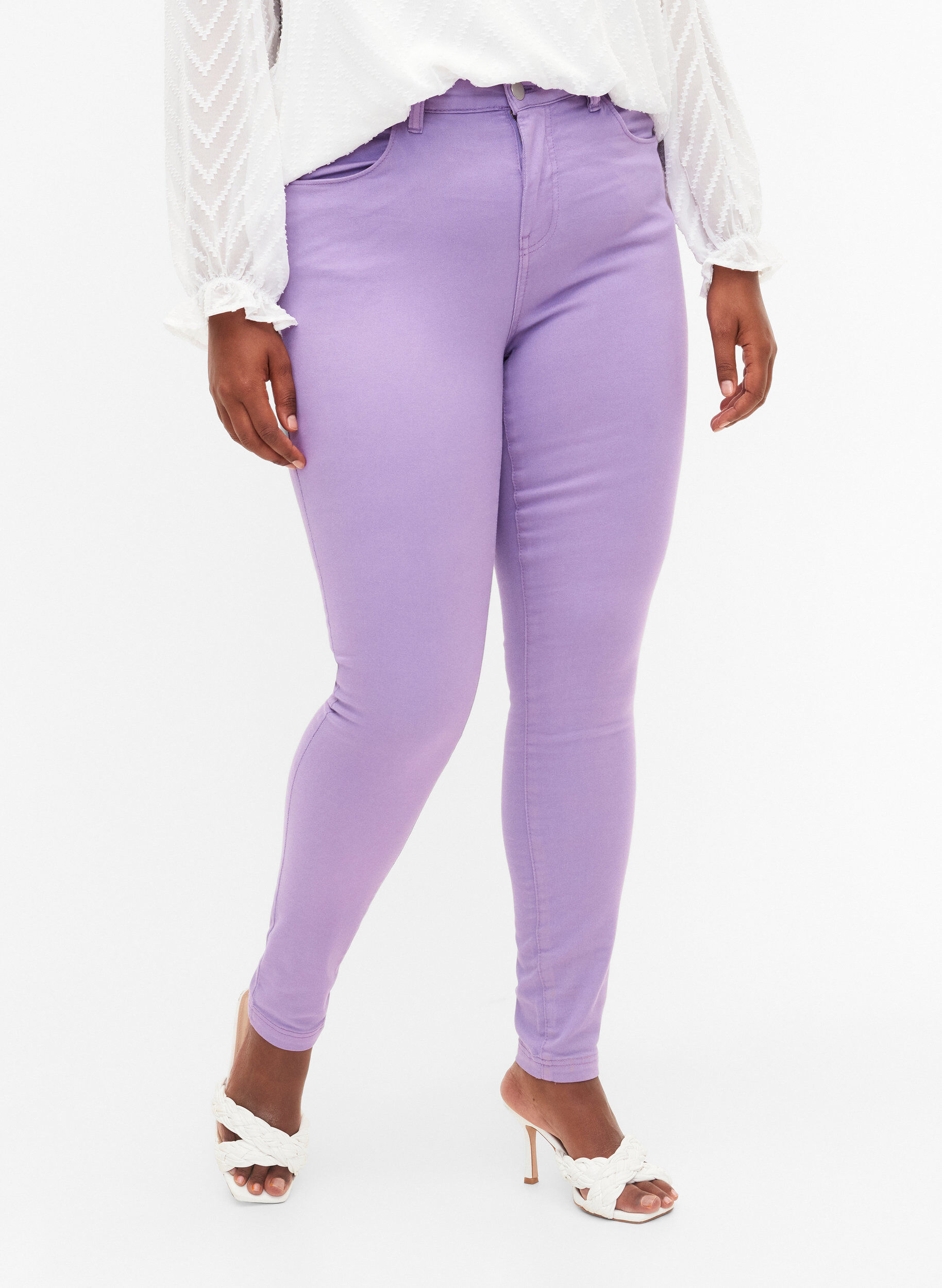 Zizzi Amy jeans med h&oslash;yt liv og super slim fit, Chalk Violet, Model image number 2