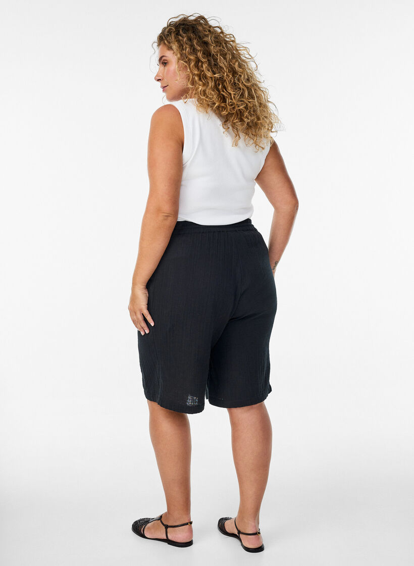 Loose fit bomullsmusselinshorts med h&oslash;y midje, Svart, Model image number 2