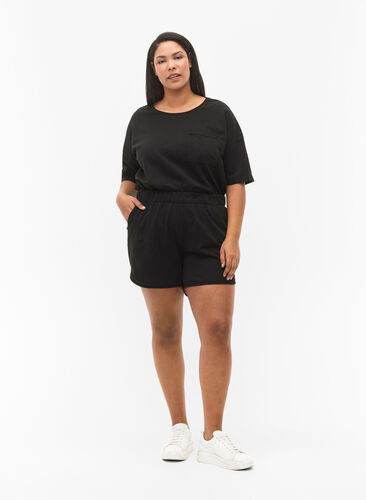Ensfargede joggeshorts med lommer, Black, Model image number 3