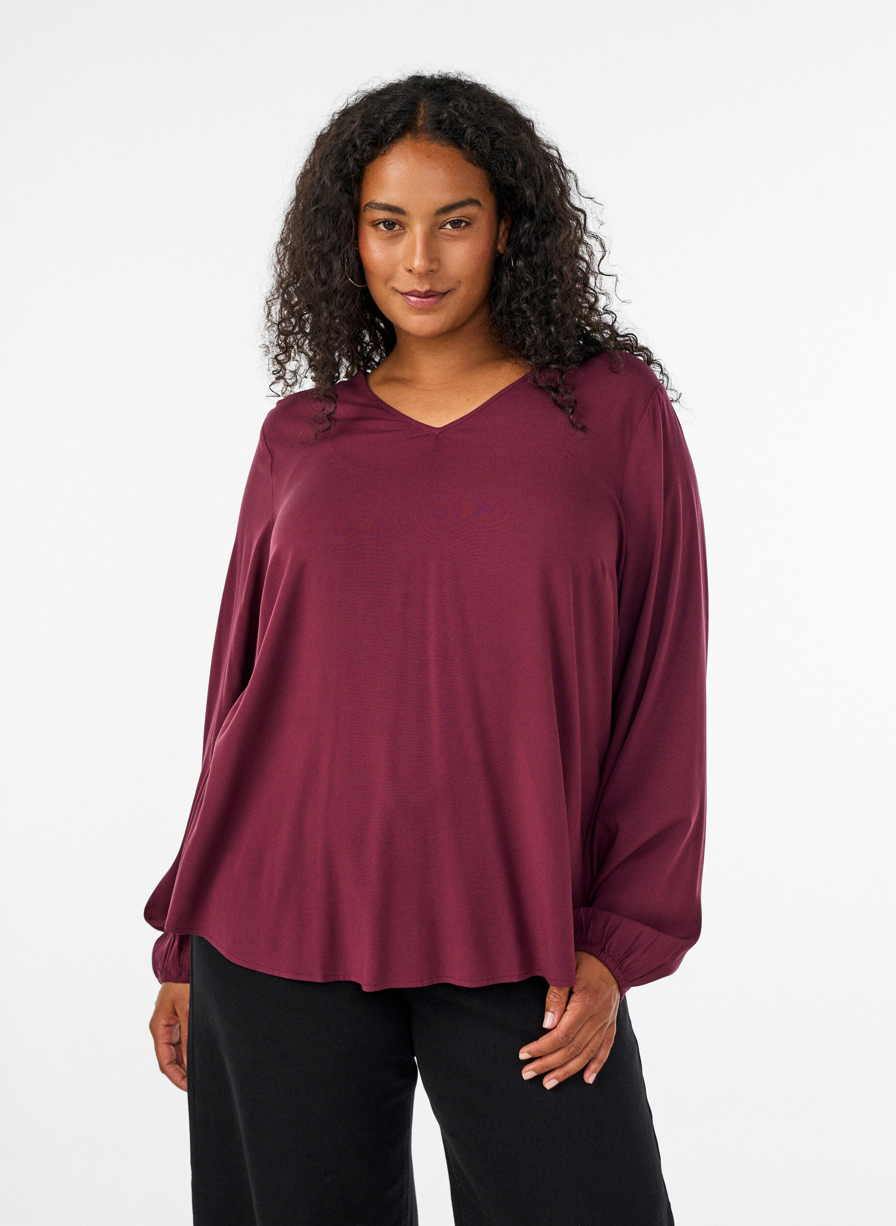 ZizziViskosebluse med V-hals og avrundet fold, R&oslash;d, Model image number 0