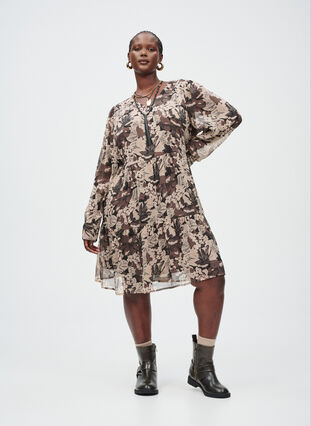 Zizzi Kort A-linjekjole med blomstertrykk, Black Flower AOP, Image image number 0