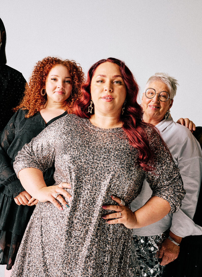 Kort paljettkjole med lange ermer, Brun, Image image number 0