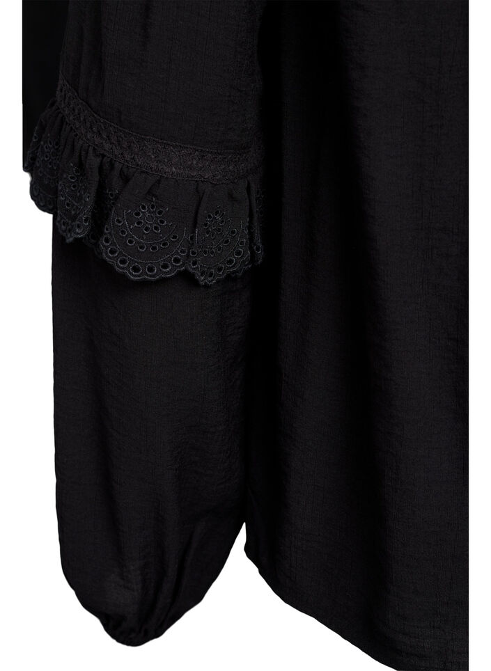 Viskose bluse med blonder og volanger, Black, Packshot