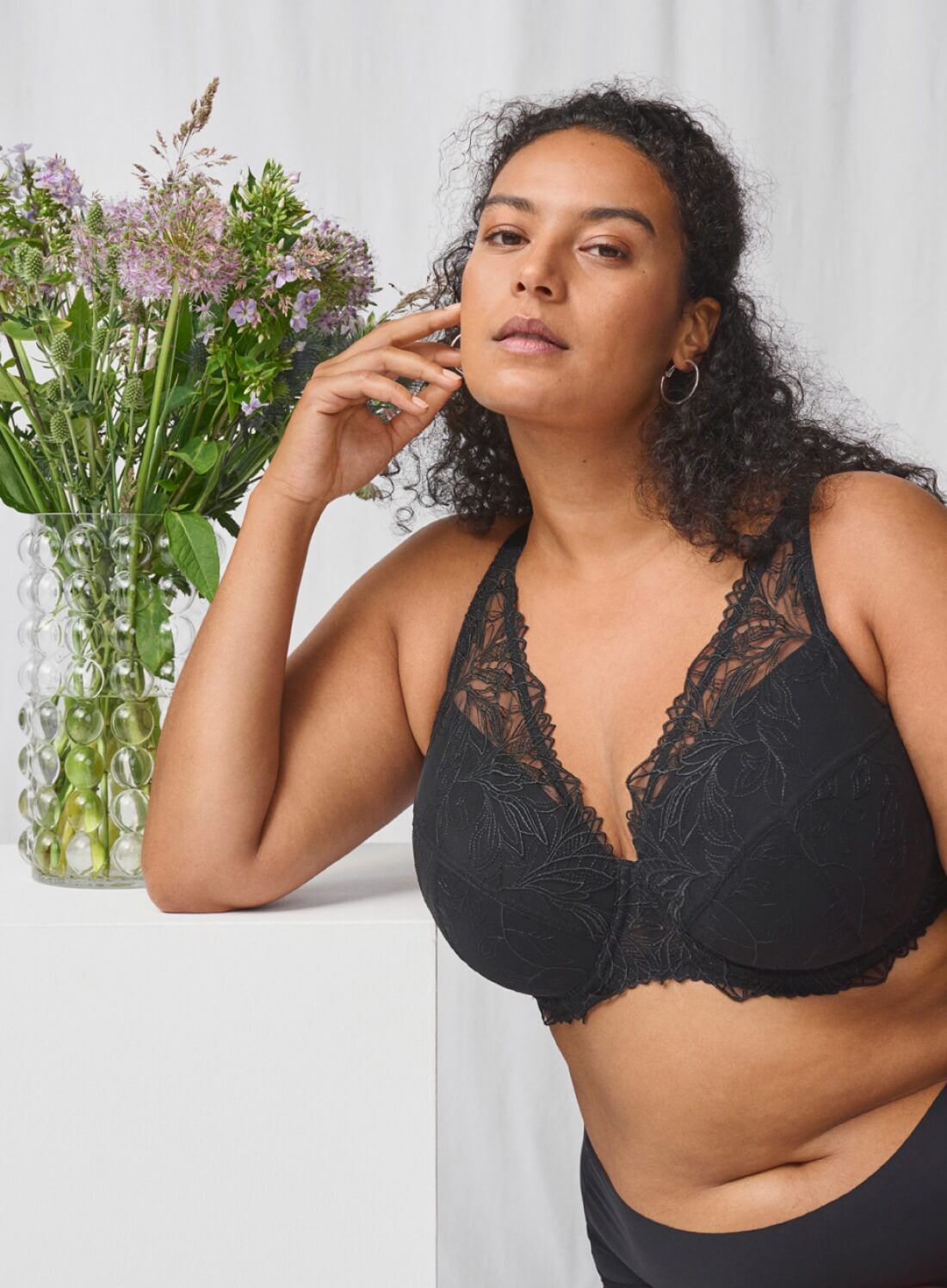 Zizzi Polstret blonde-BH med s&oslash;ml&oslash;s g-streng, , Model