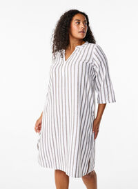 Stripete tunikakjole i lin- og viskosemiks, White Stripe Stripete tunikakjole i lin- og viskosemiks, White Stripe, Model