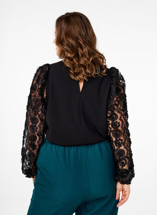 Zizzi Bluse med 3D-blomster, Black, Model image number 1