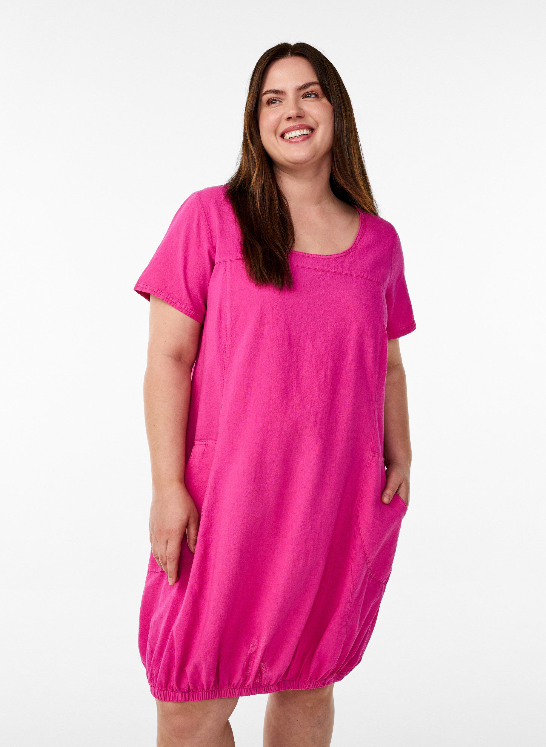 Kortermet bomullskjole, Rosa, Model