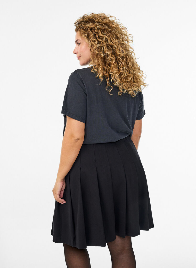 Kort plissert skjørt med elastisk midje, Black, Model