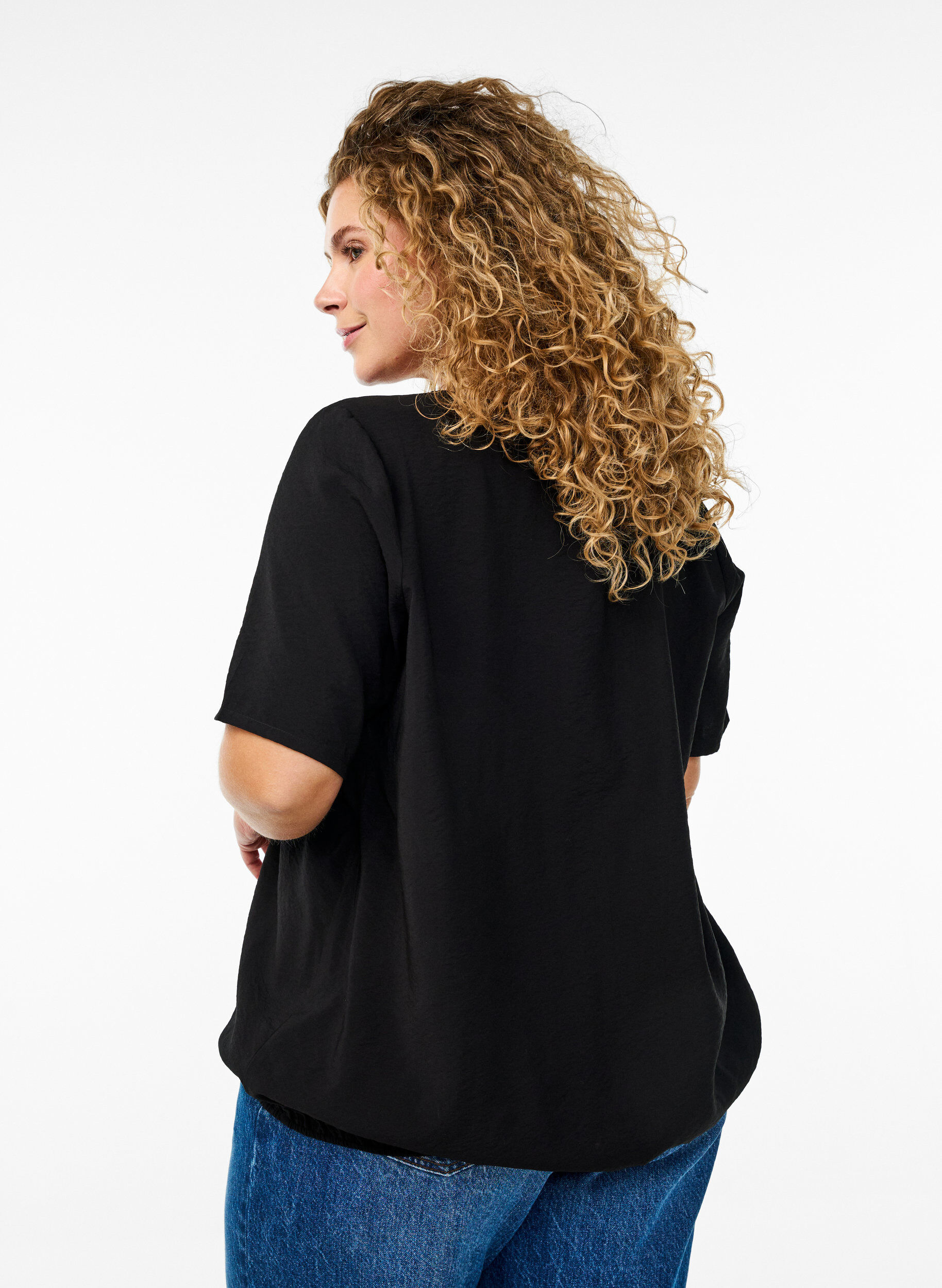 Zizzi Kortermet bluse med elastisk fold, Svart, Model image number 2