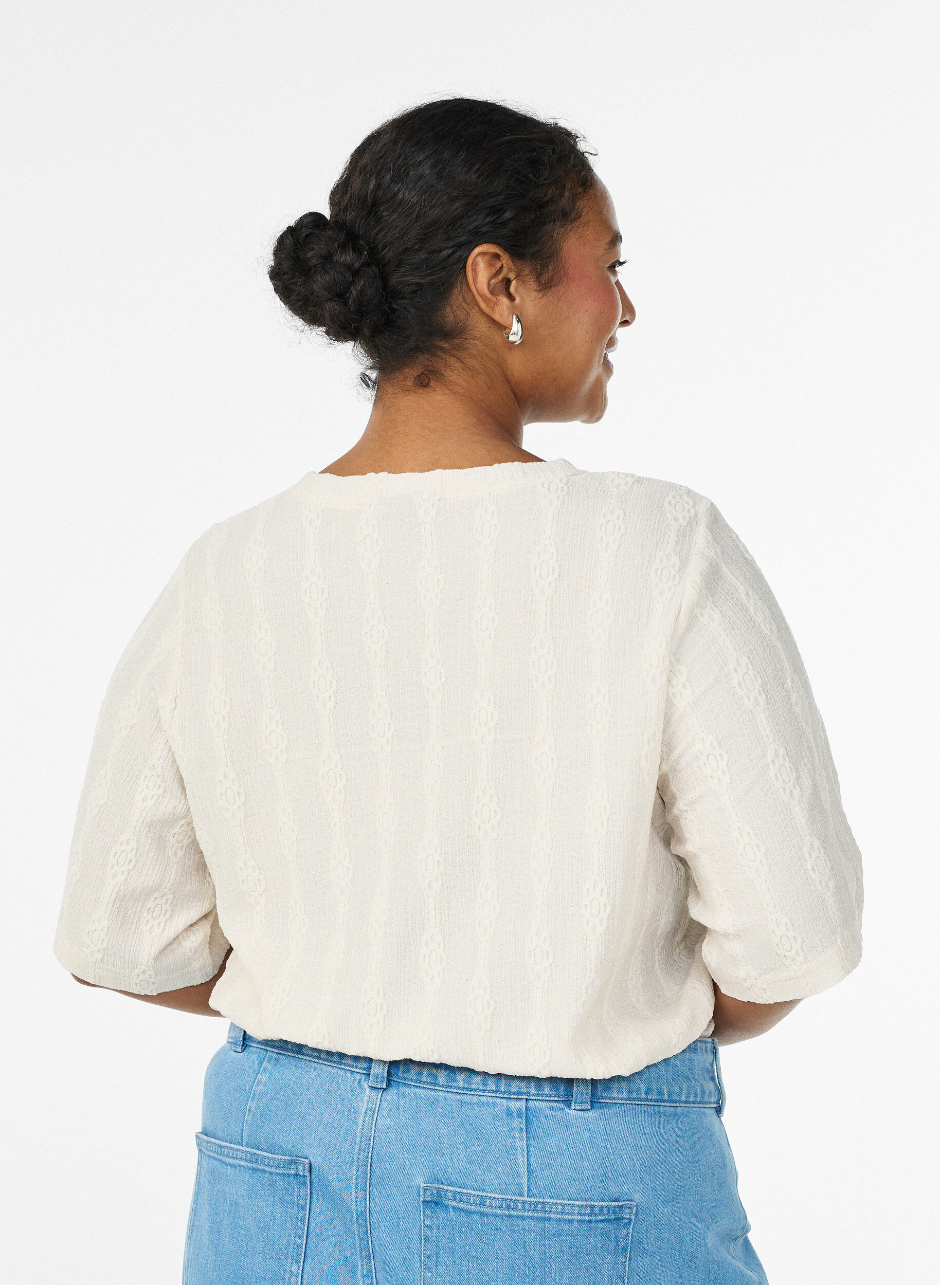 Zizzi Bluse med strukturm&oslash;nster og korte ermer, Beige, Model image number 2