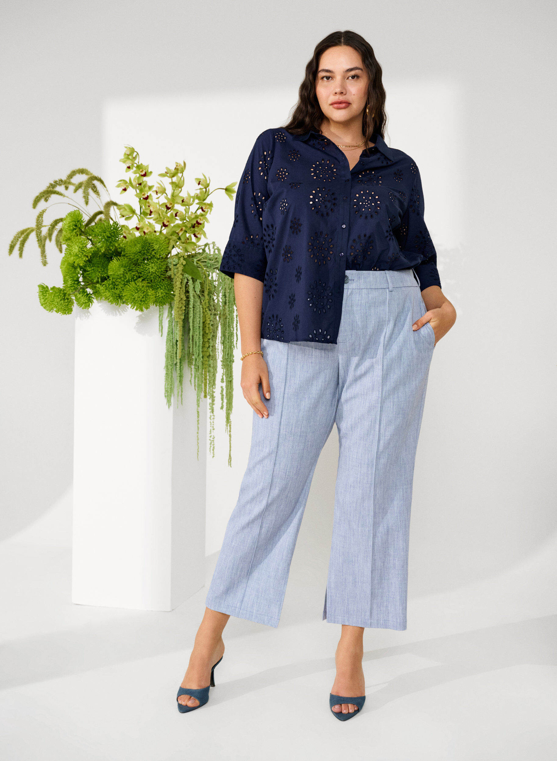 Zizzi Skjortebluse med engelsk broderi og 3/4-ermer, Navy Blazer, Image image number 0