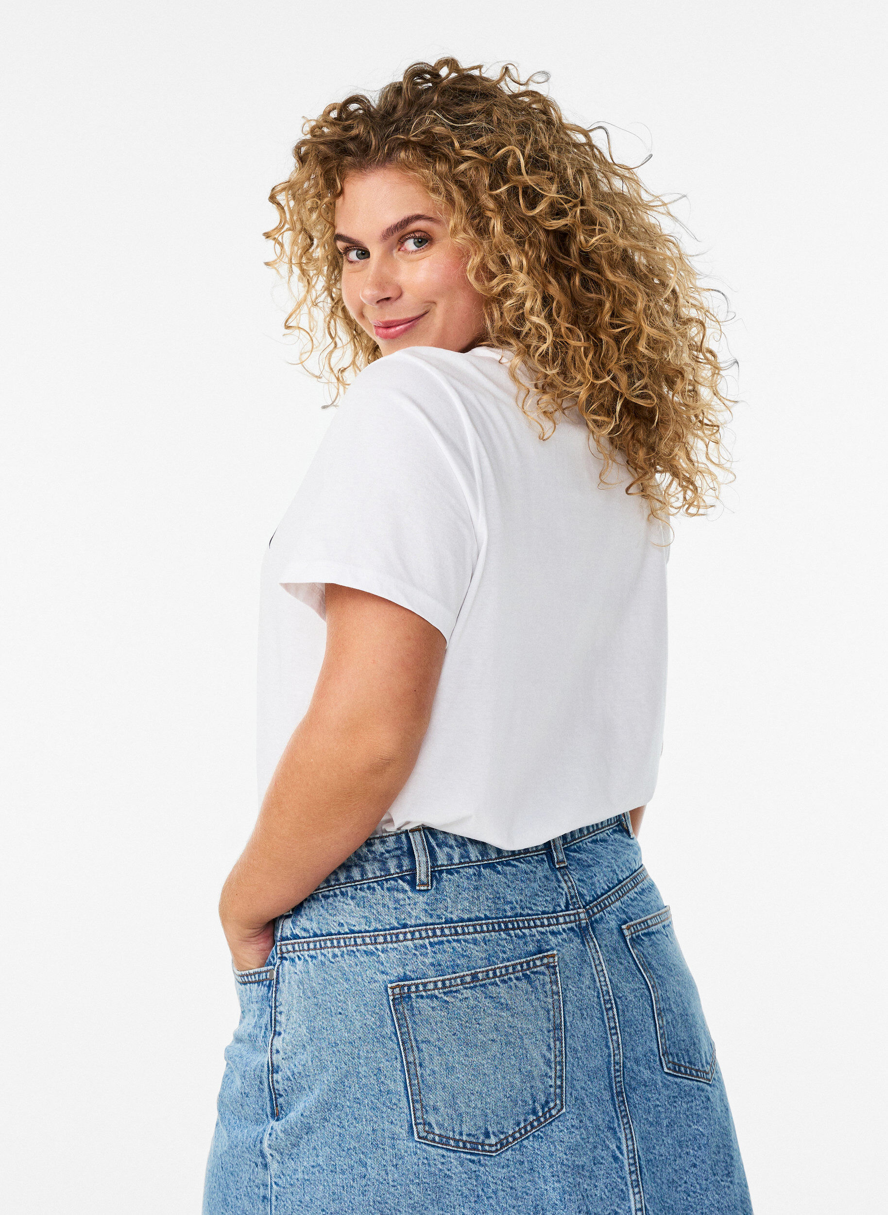 Zizzi T-skjorte i &oslash;kologisk bomull med sitrustrykk, Hvit, Model image number 2