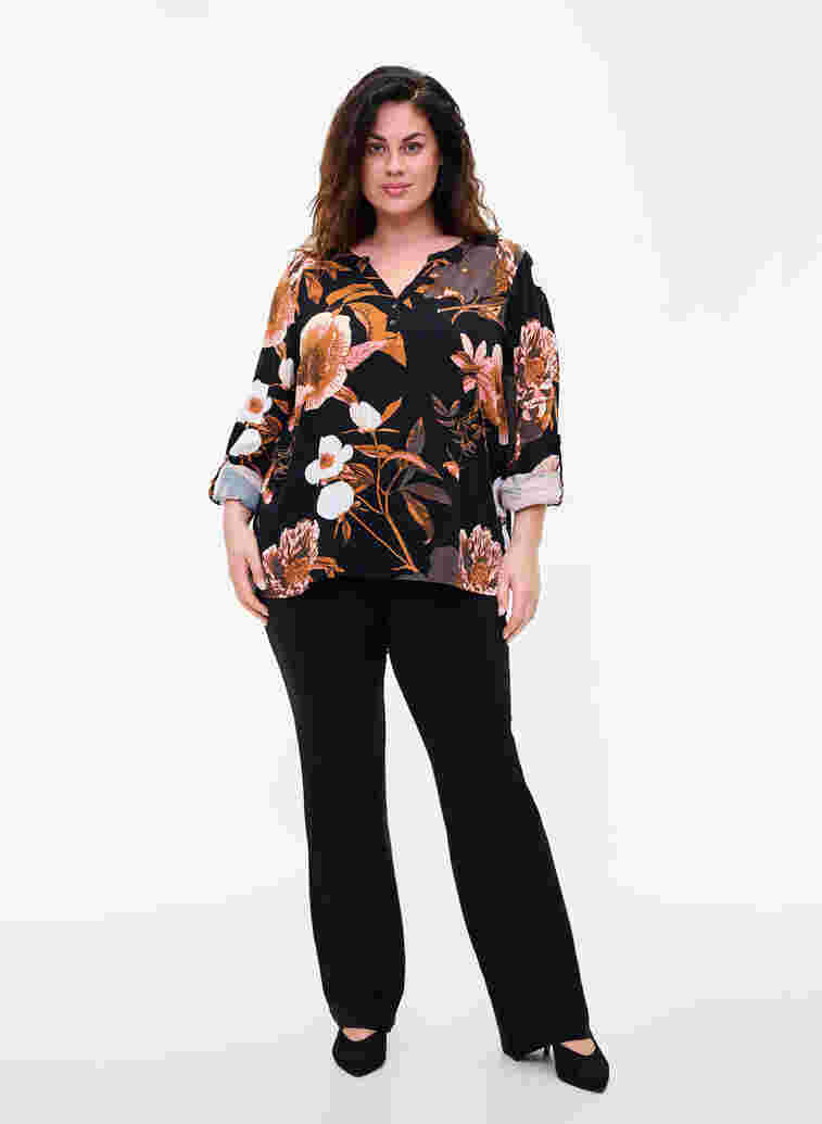 Bluse i 100% viskose med blomstermønster, Black Flower AOP, Model image number 2