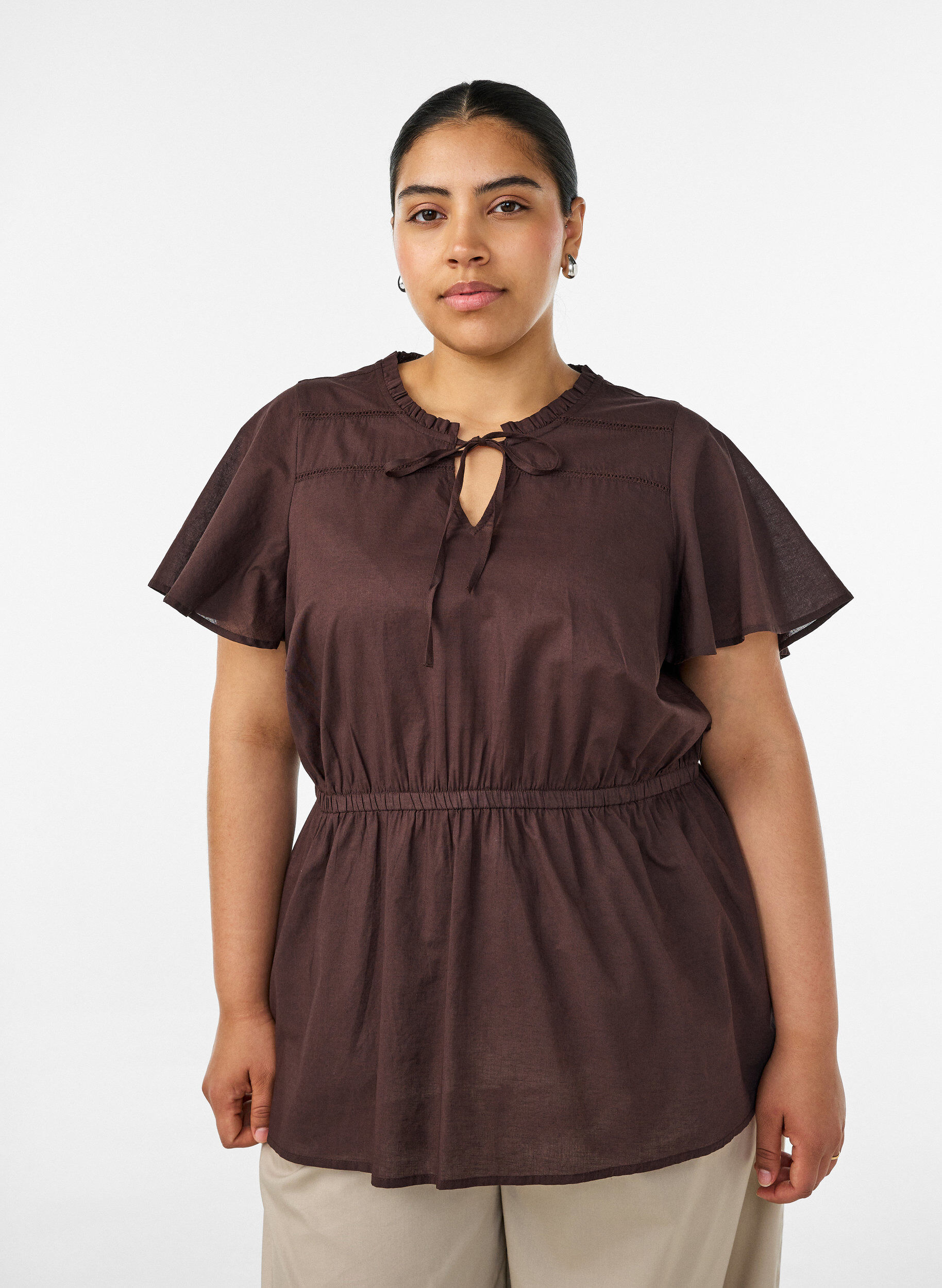ZizziBluse i bomull med knytesnor og elastisk midje, Brun, Model image number 0