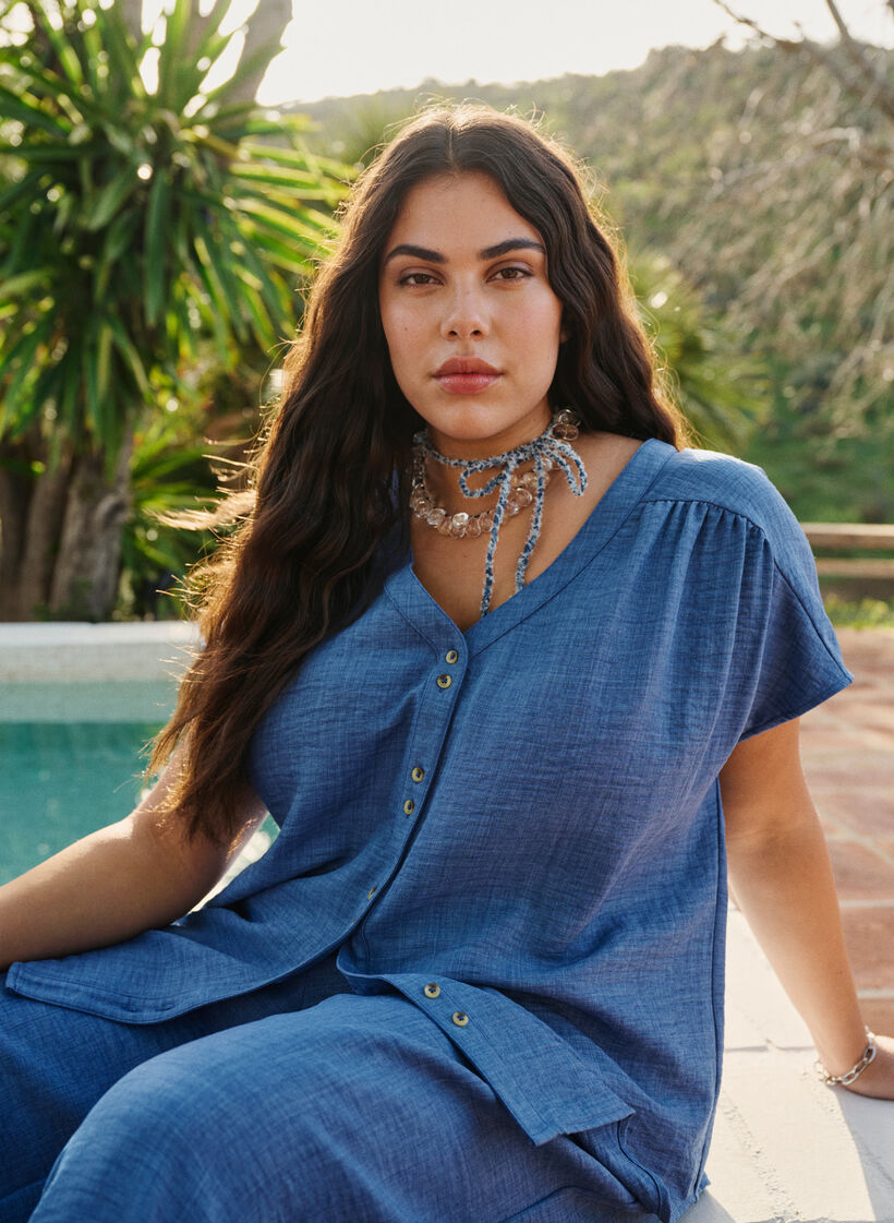 Skjortebluse med V-hals eog korte ermer, Bl&aring;, Image image number 0