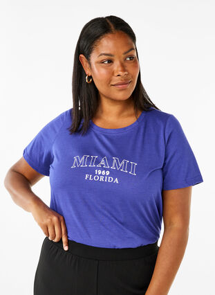 Zizzi FLASH - T-skjorte med motiv, Royal Blue Miami, Model image number 0