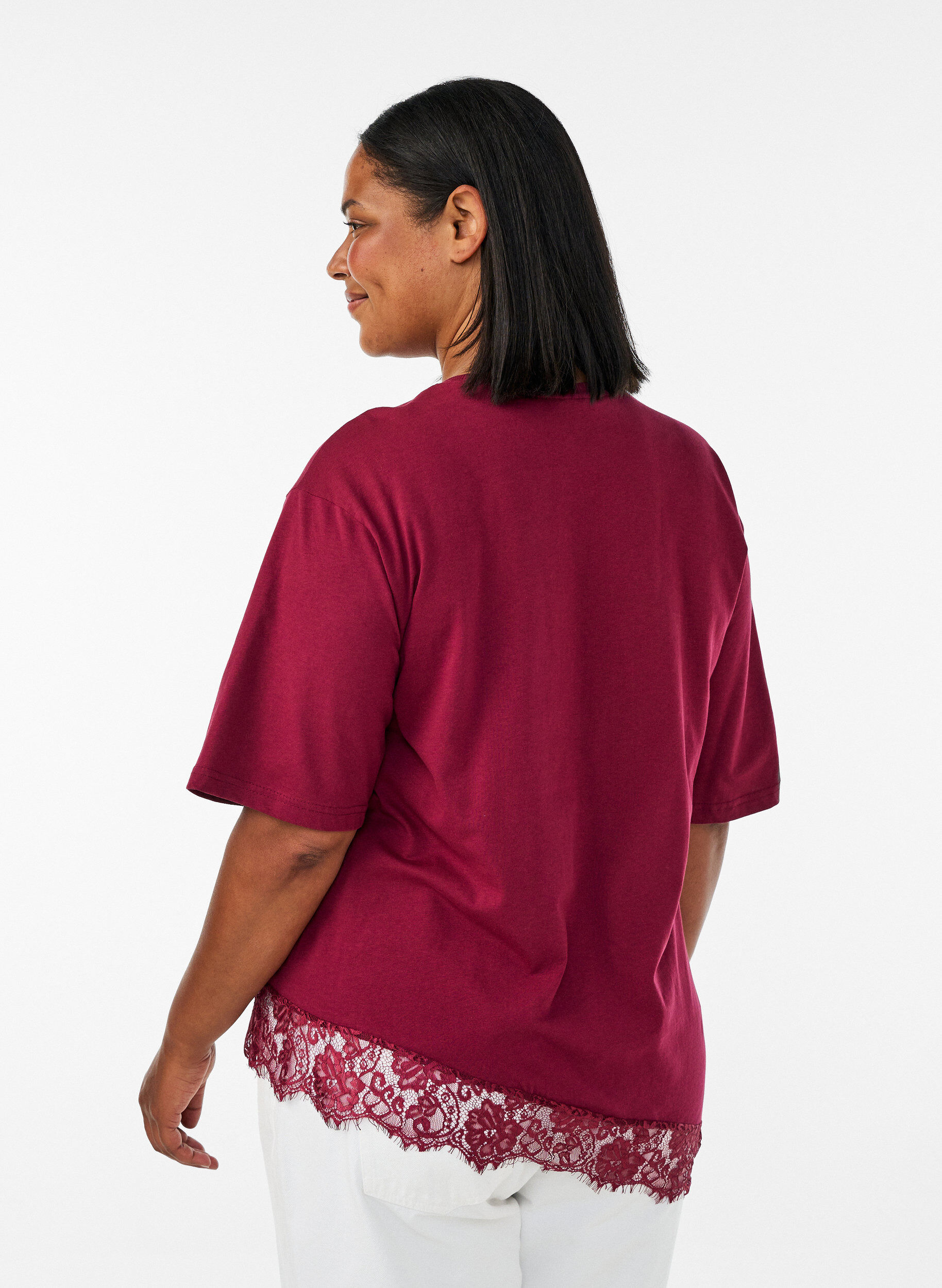 ZizziT-skjorte med asymmetrisk blondekant, R&oslash;d, Model image number 2