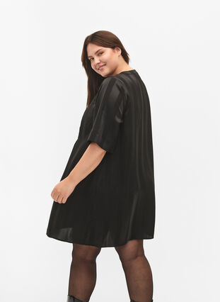 A-lineskåret kjole med striper og halvlange ermer, Black, Model image number 1