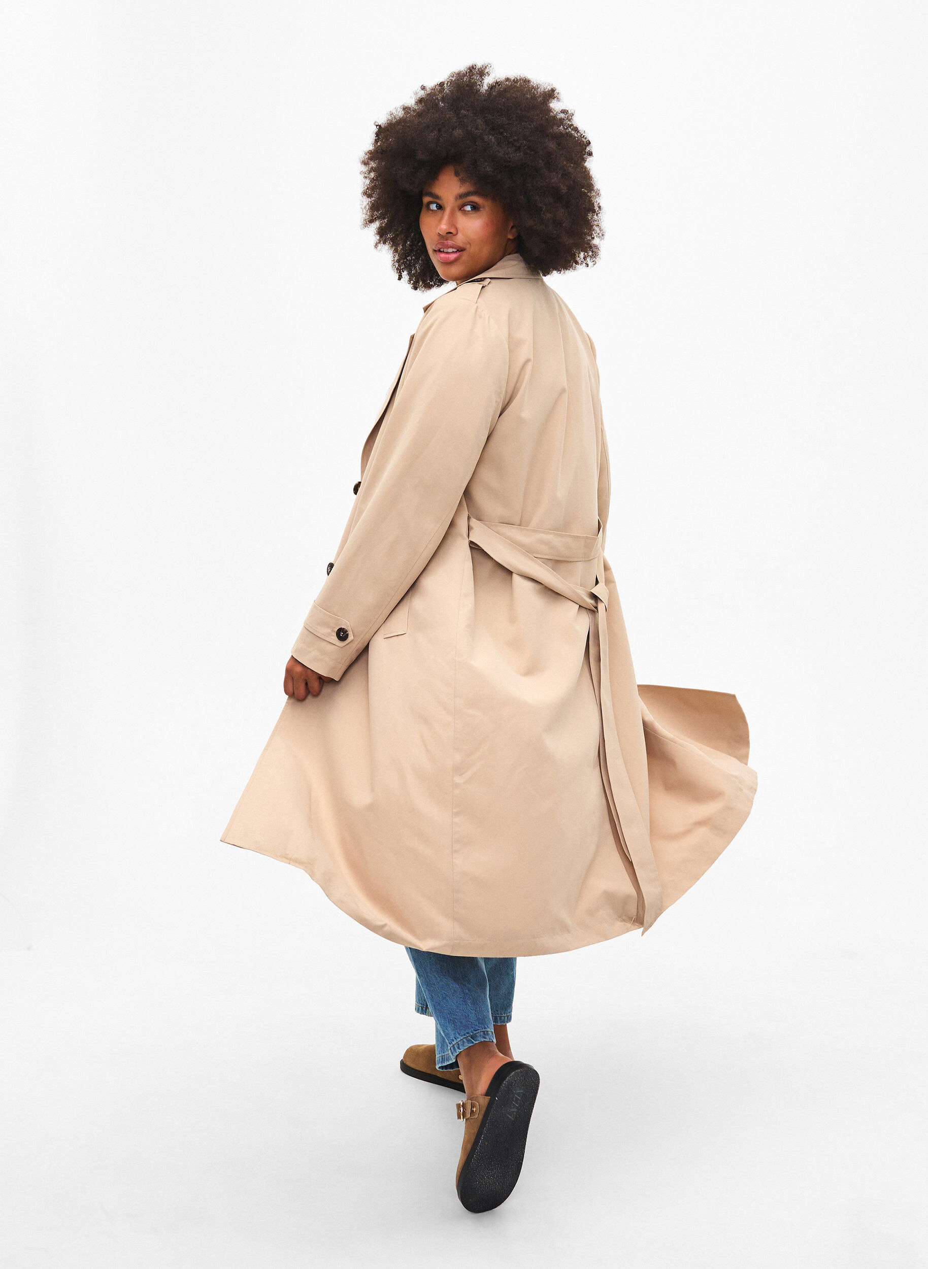Zizzi Lang trenchcoat med belte, Nomad, Model image number 1