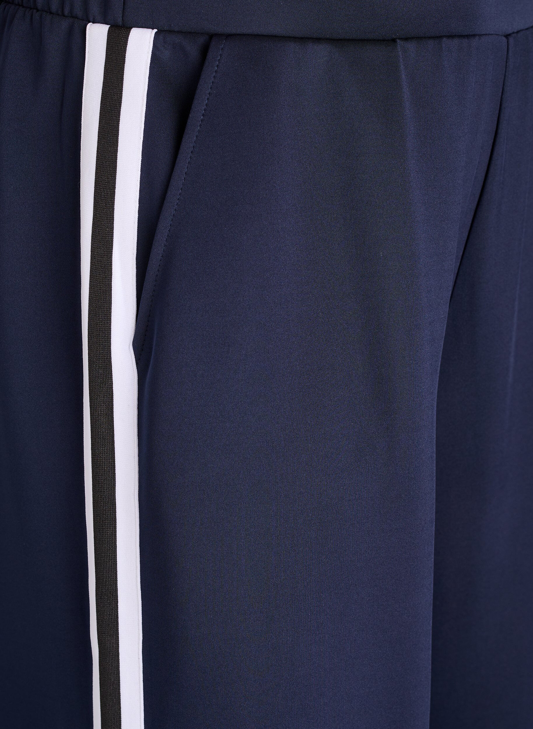 Zizzi Trackpants med h&oslash;y midje og sporty striper, Bl&aring;, Packshot image number 2