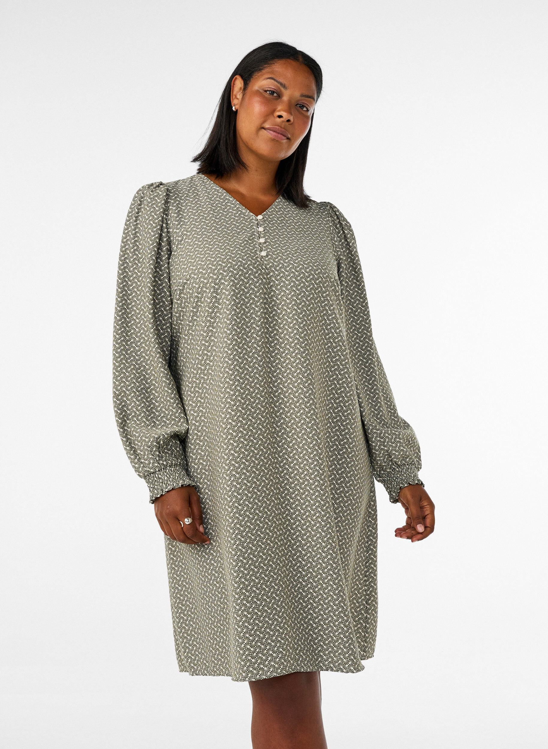 ZizziM&oslash;nstret viskosekjole med lange ermer, Gr&oslash;nn, Model image number 0