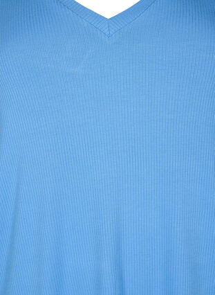 Ribbestrikket T-skjorte i viskose med V-hals, Marina, Packshot image number 2
