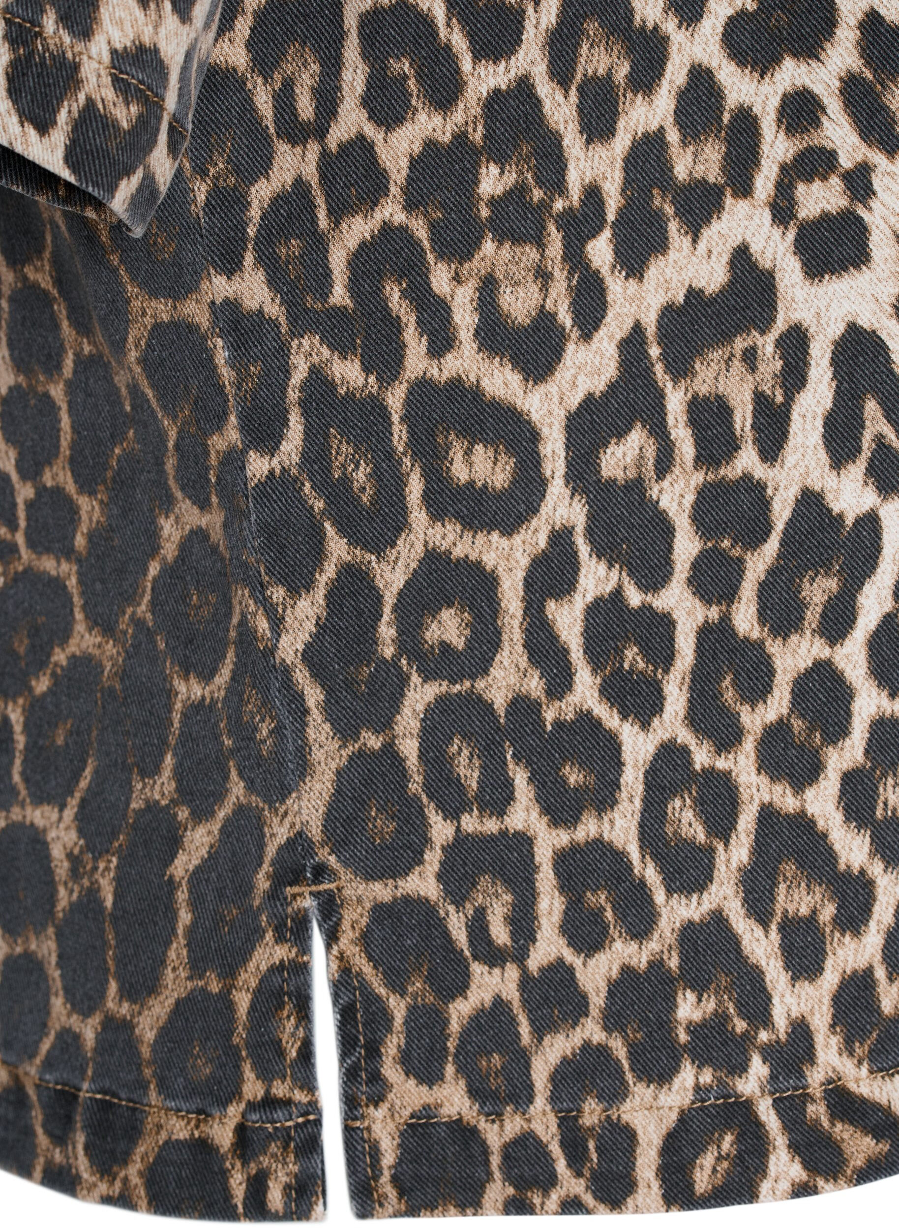 Zizzi Leopardm&oslash;nstret denimbluse med krage og halvlange ermer, Brun, Packshot image number 3