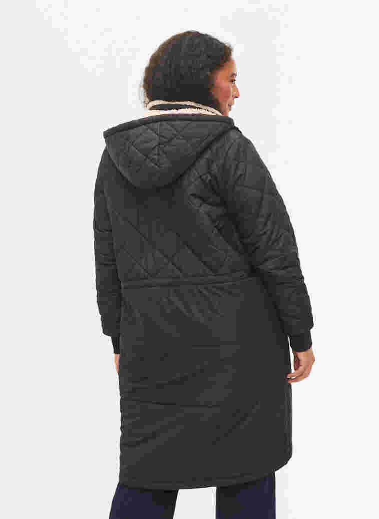 Quiltet jakke med hette og justerbar midje, Black, Model image number 1