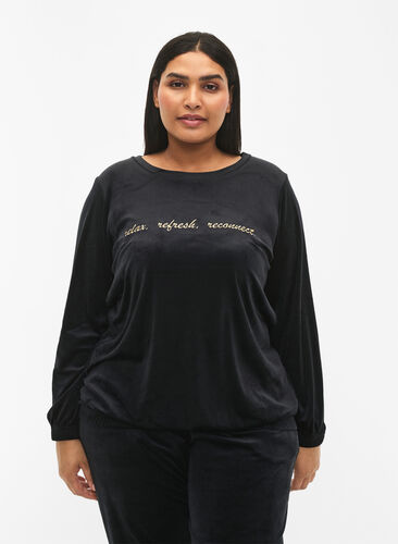 Velourbluse med brodert tekst, Black, Model image number 0