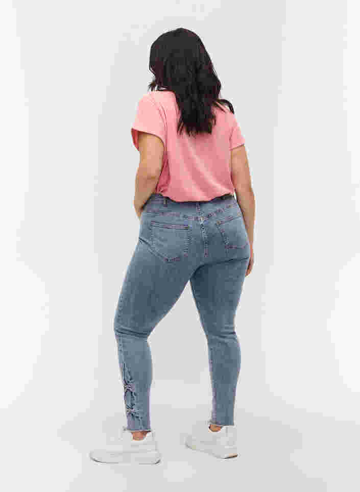 Cropped Amy jeans med sløyfer, Light blue, Model image number 1