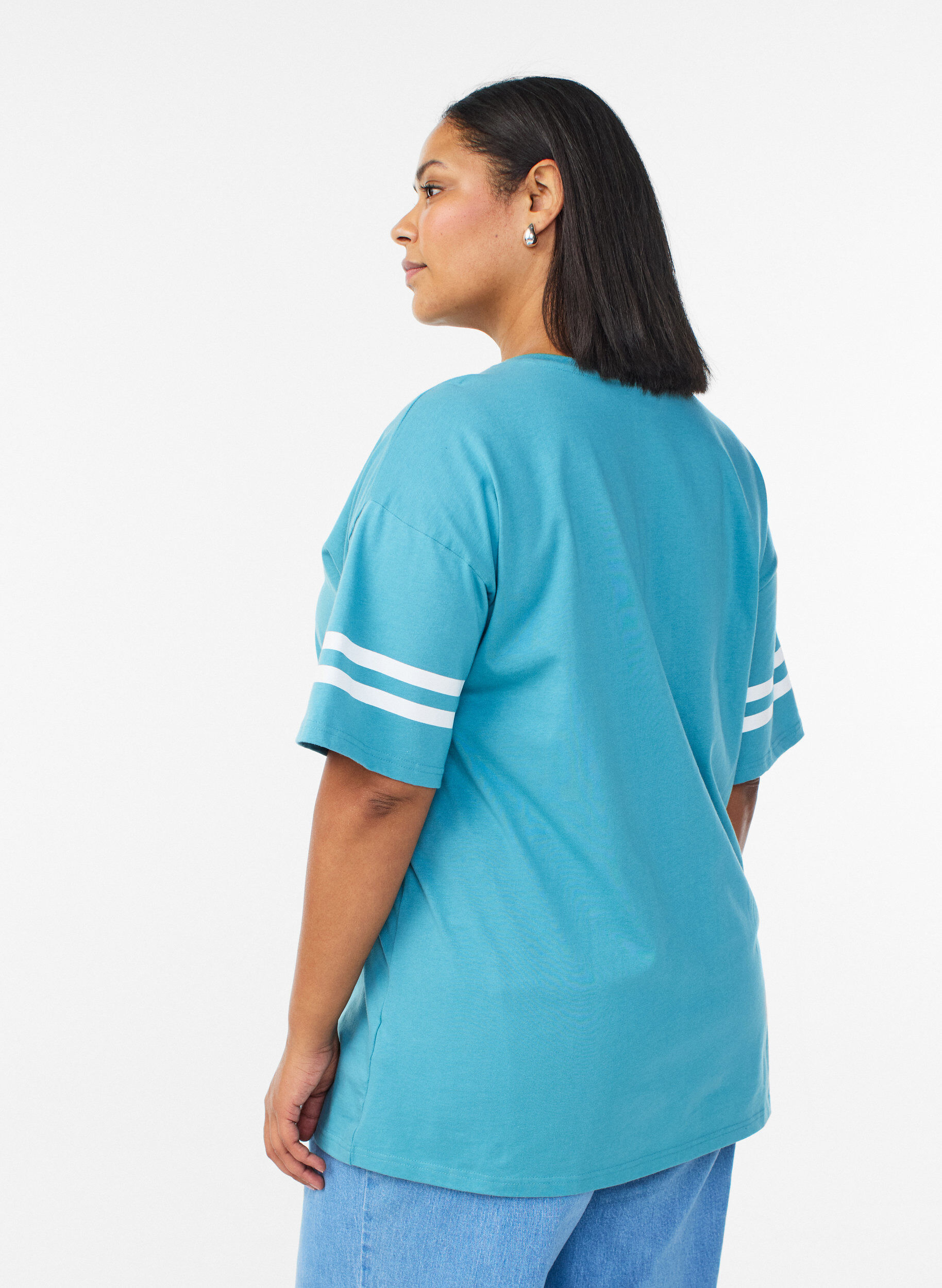 Zizzi Sporty oversized college T-skjorte, Bl&aring;, Model image number 2
