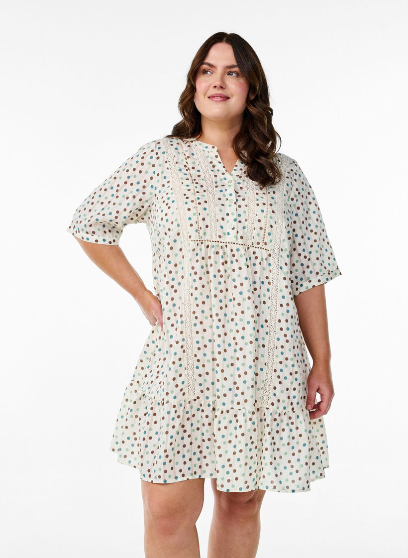 Kort viskosekjole med blonderkant og A-formet snitt, Hvit, Model image number 0