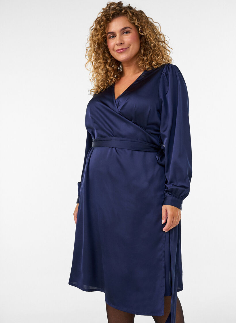 Kort satengkjole med omslagsdesign, Bl&aring;, Model image number 0