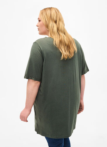 Ensfarget oversized T-skjorte med V-hals, Thyme, Model image number 1