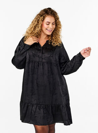 Zizzi Kort satengkjole med tone-på-tone mønster, Black, Model image number 0
