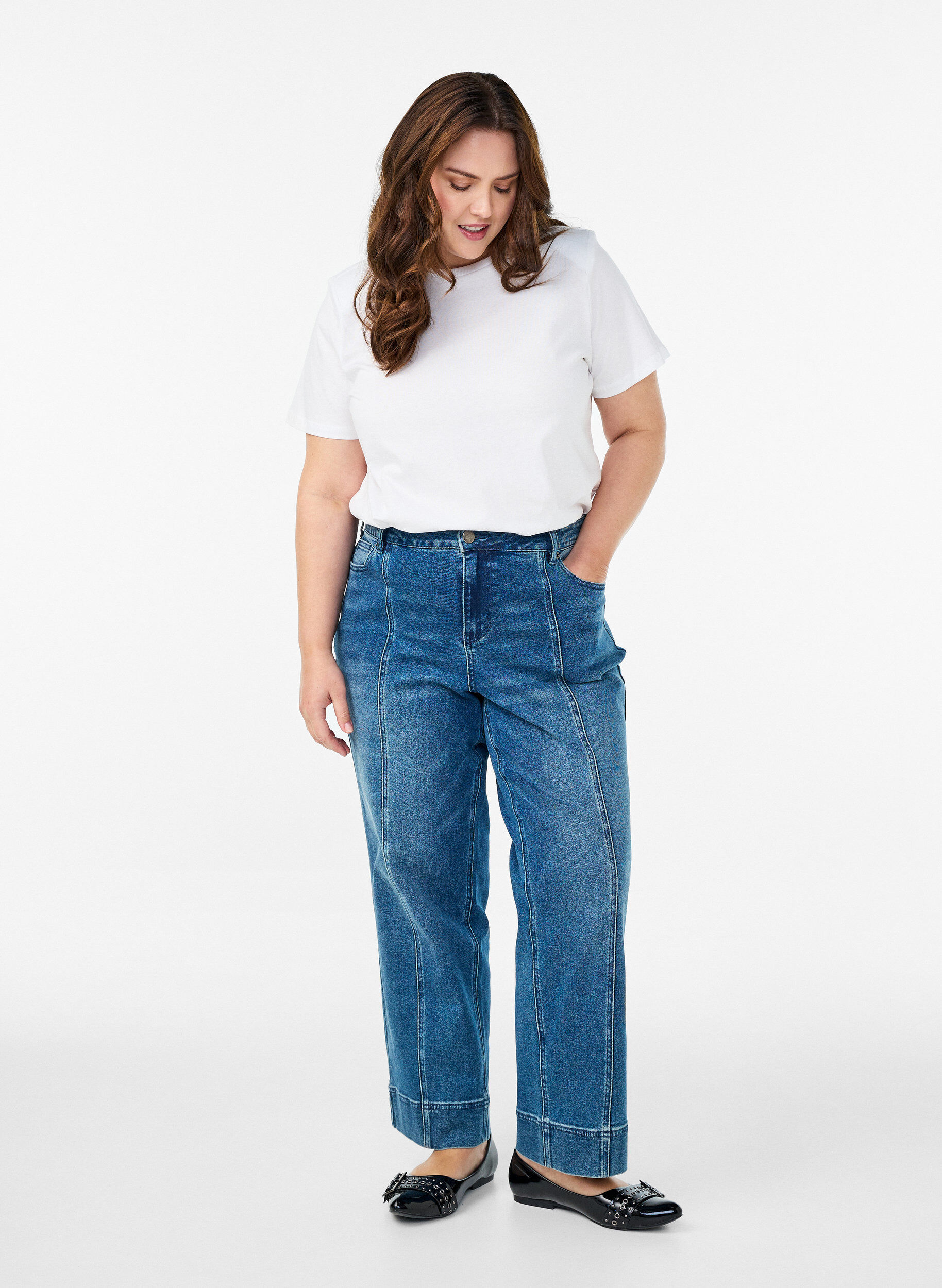 Zizzi Basis bomulls-t-skjorte med skulderputer, Hvit, Model image number 1