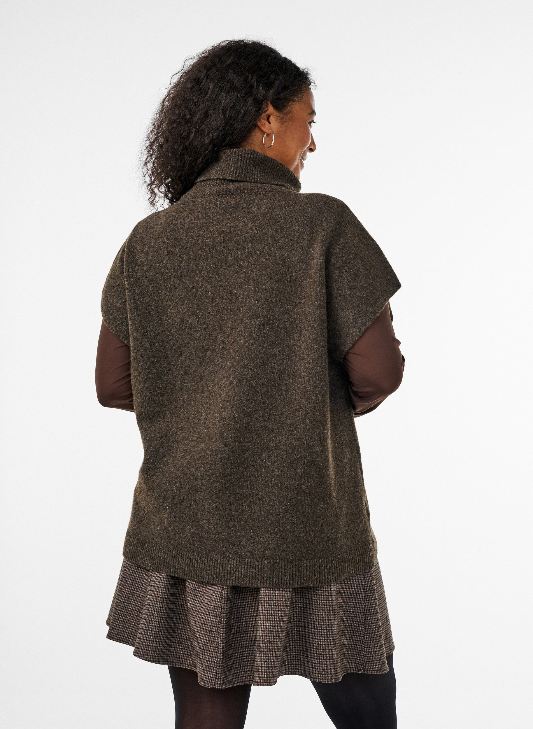 ZizziStrikket vest med h&oslash;y hals, Brun, Model image number 2