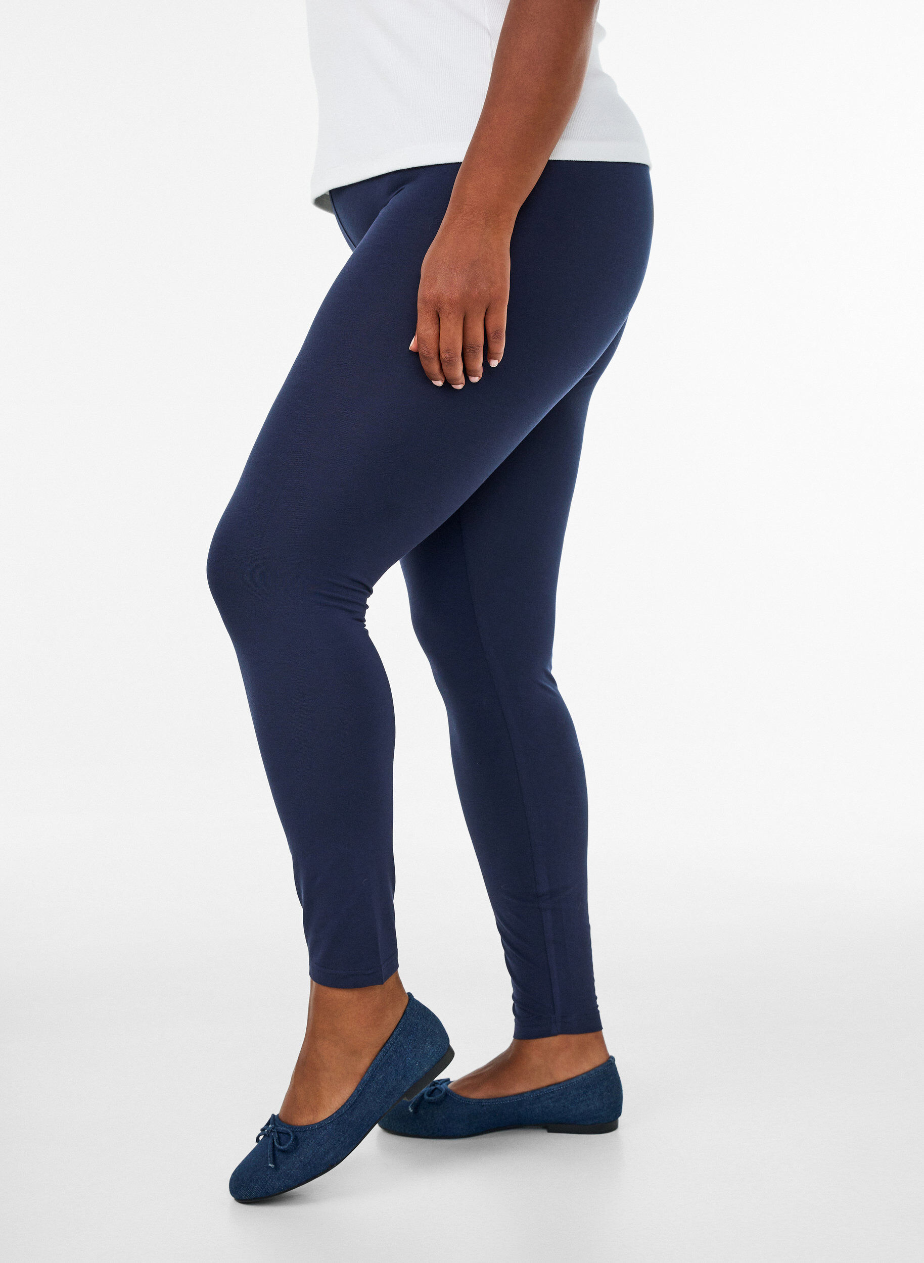 ZizziBasisleggings med ekstra lengde, Bl&aring;, Model image number 2