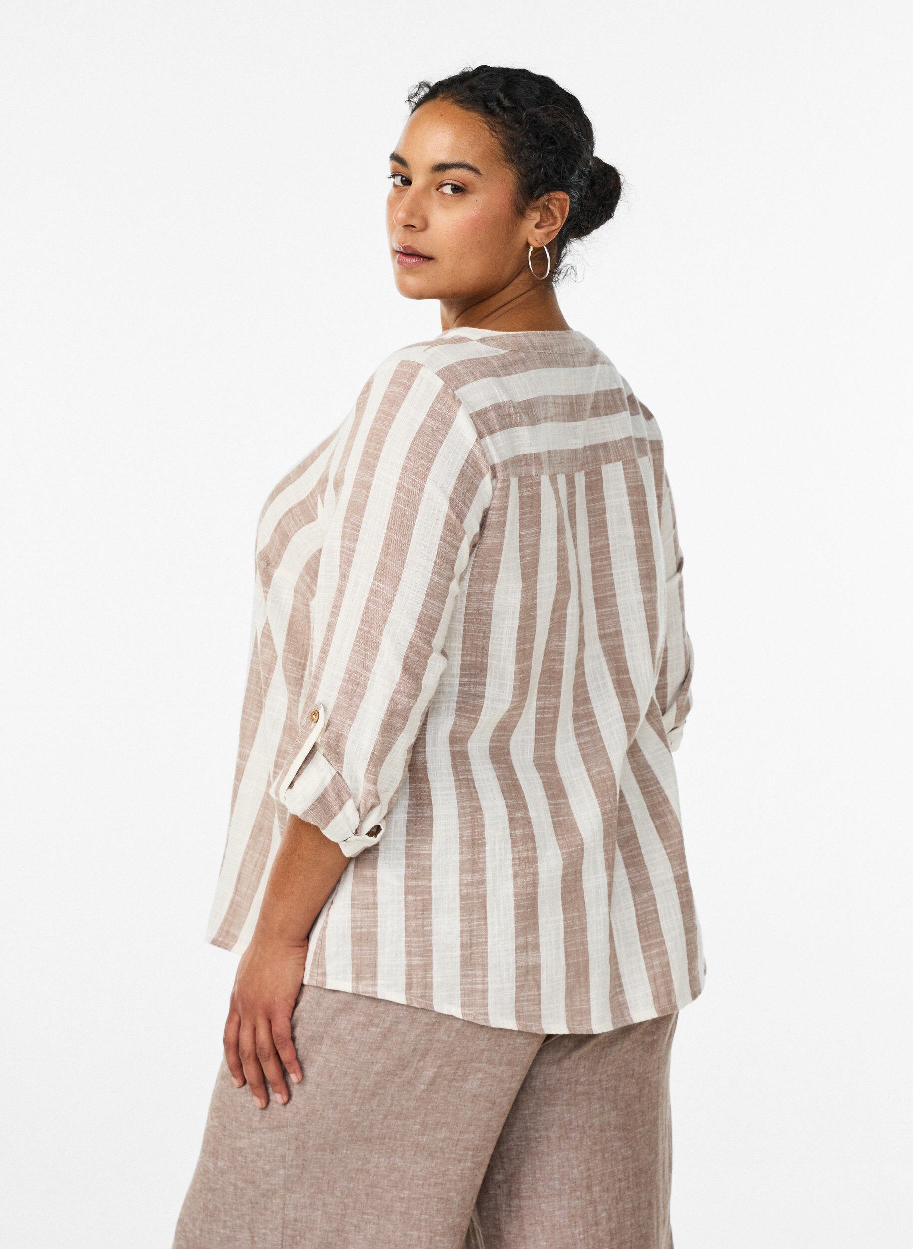 ZizziBluse i bomull med V-hals, Beige, Model image number 2