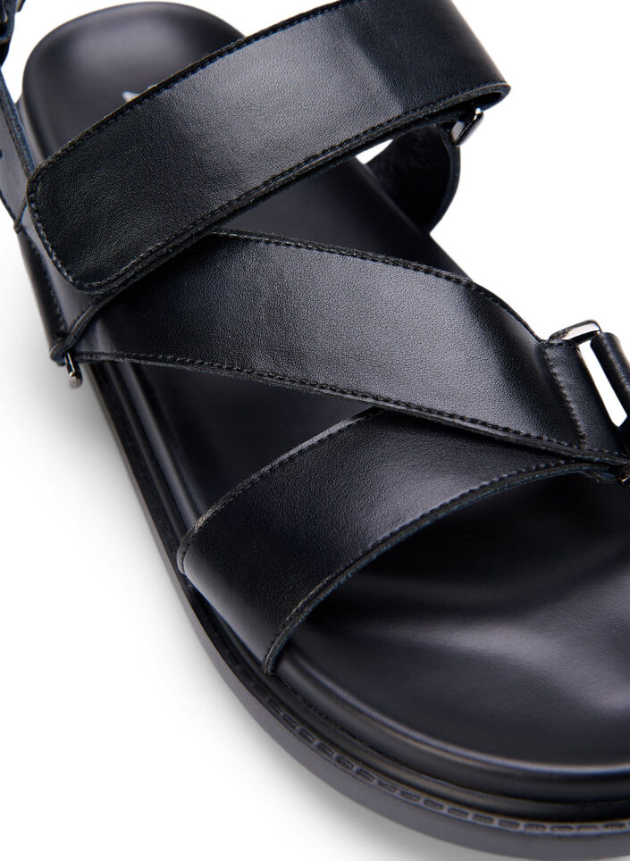 Sandal i skinn med bred passform og justerbare remmer, Svart, Packshot image number 3